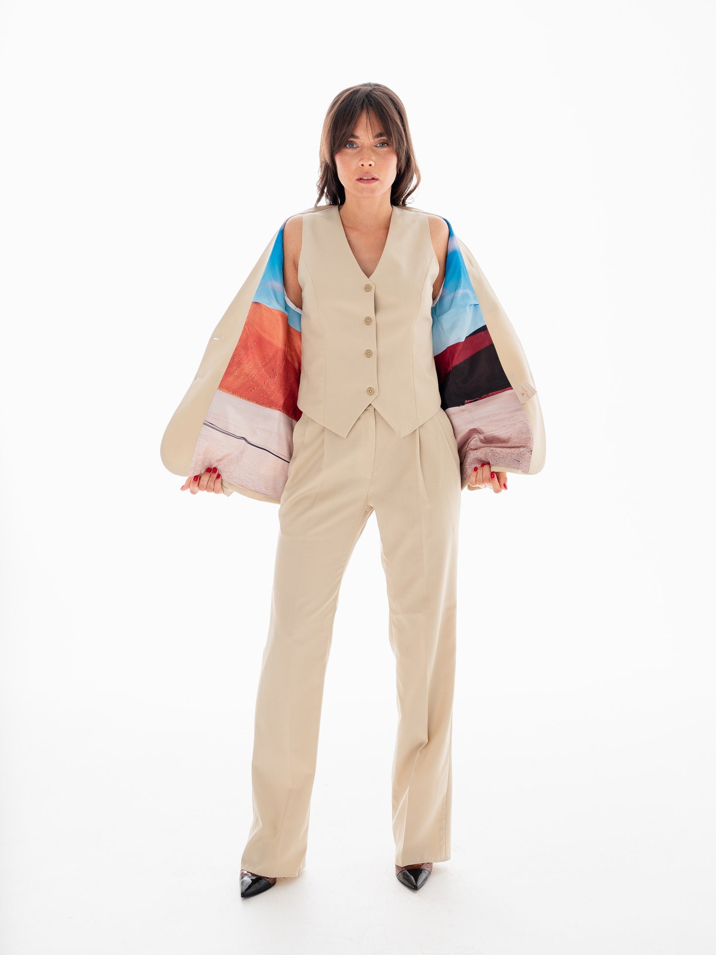 ‘RAMLA’ THE TREEHAVEN (Jacket)